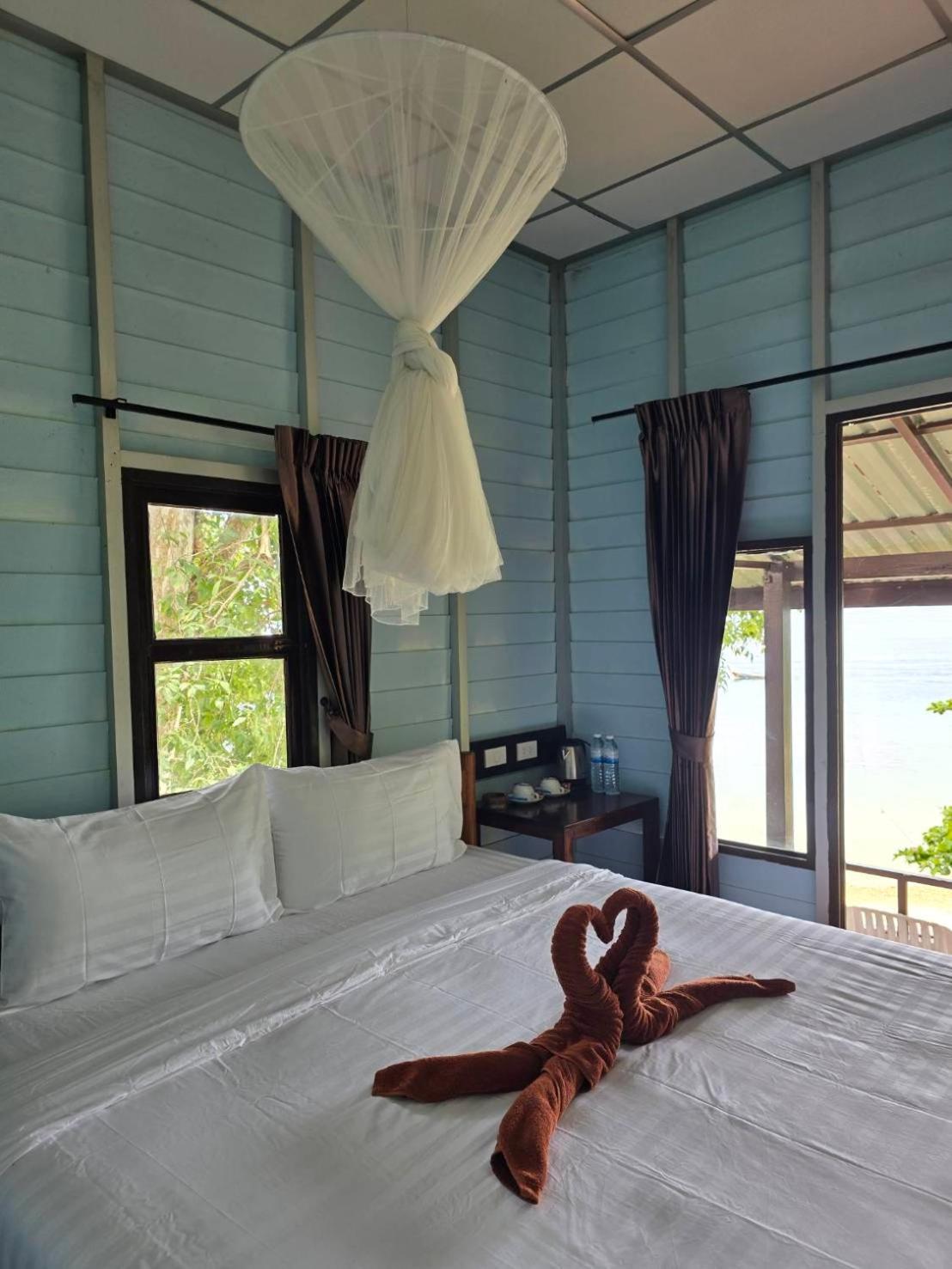 Phi Phi Private Beach Resort Exterior photo